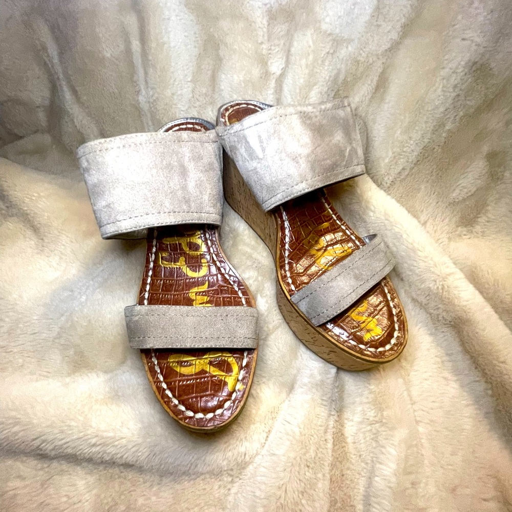 Wedge Sandals Gray Suede Cork Wedge Open Toe Size 7 - Picture 2 of 6